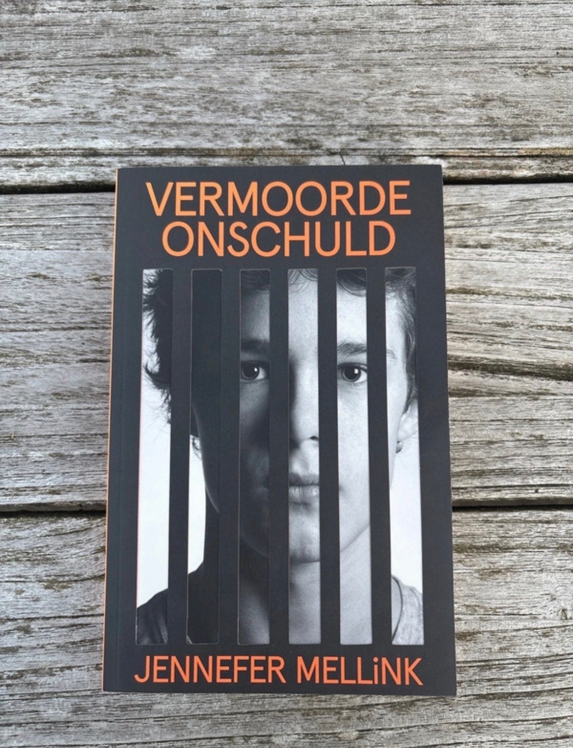 Vermoorde Onschuld - Jennefer Mellink (YA-thriller), Boeken, Ophalen of Verzenden, Zo goed als nieuw, Nederland
