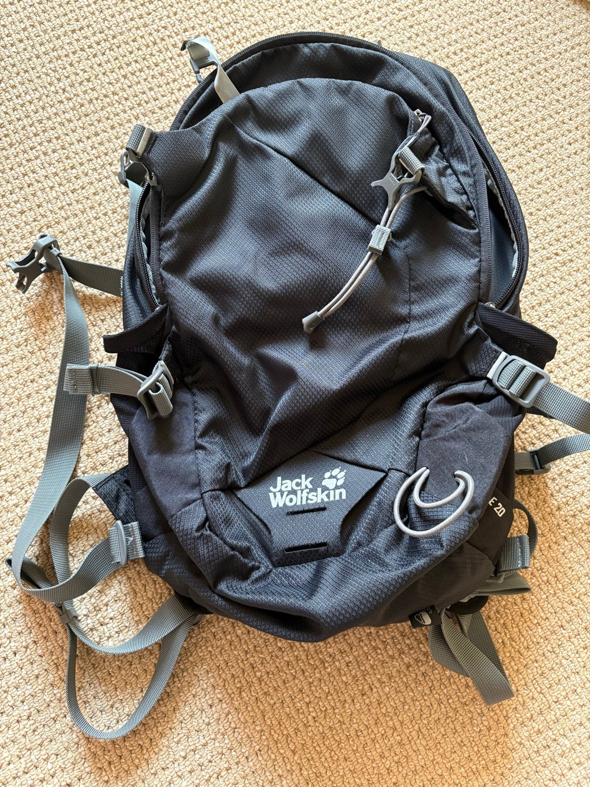 Jack Wolfskin Rockdale 20 Rugzak - Zwart met regenhoes, Overige merken, 25 tot 40 cm, Ophalen of Verzenden, Zo goed als nieuw