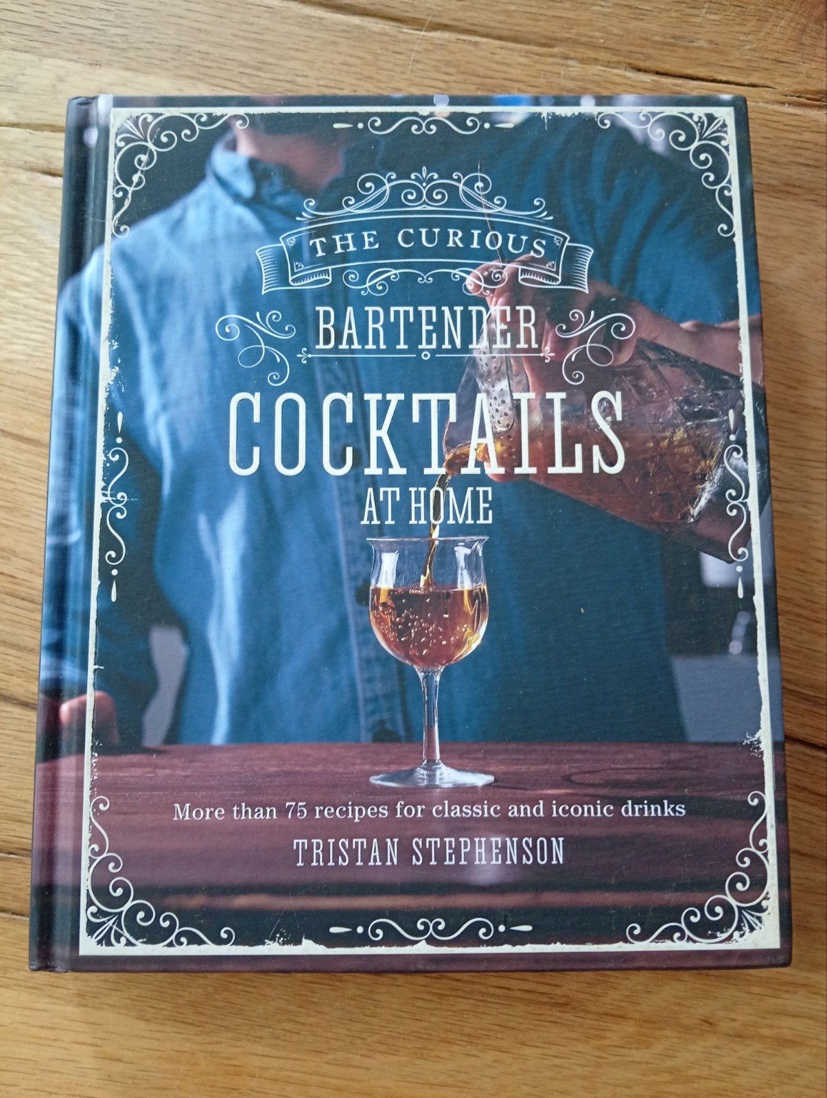 The Curious Bartender: Cocktails at Home - T Stephenson, Overige typen, Ophalen of Verzenden, Zo goed als nieuw, Tristan Stephenson