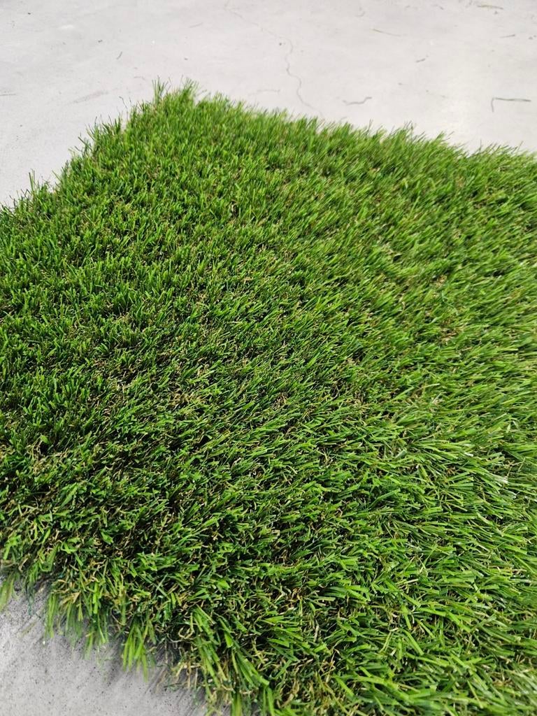 Nieuw Kunstgras 45mm nu maar €17,50 per m2 dik en zacht, Ophalen of Verzenden, Nieuw, 20 m² of meer
