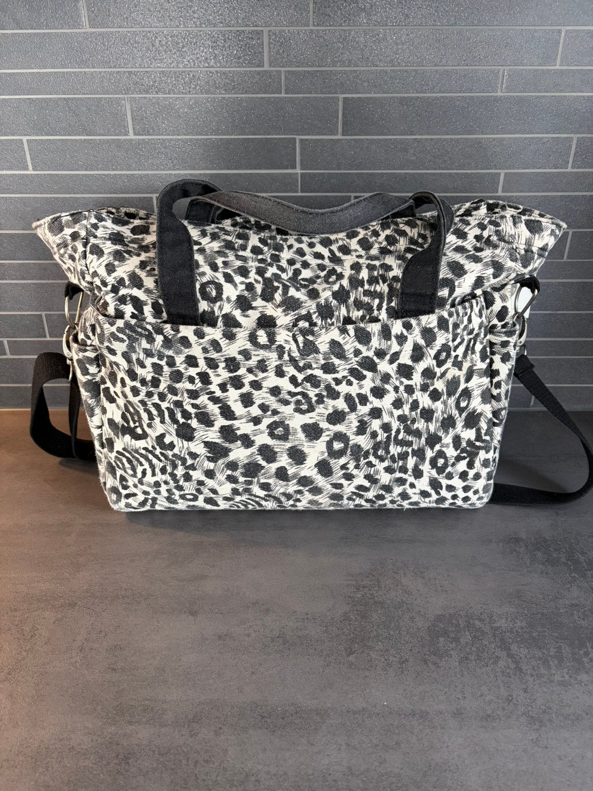 Luiertas mombag incl verschoonmat en luier etui, Kinderen en Baby's, Luiertassen, Ophalen of Verzenden, Zo goed als nieuw