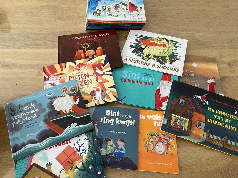 Grote serie Sinterklaasboeken door BN'ers (18 stuks), Ophalen of Verzenden, Gelezen, Fictie algemeen