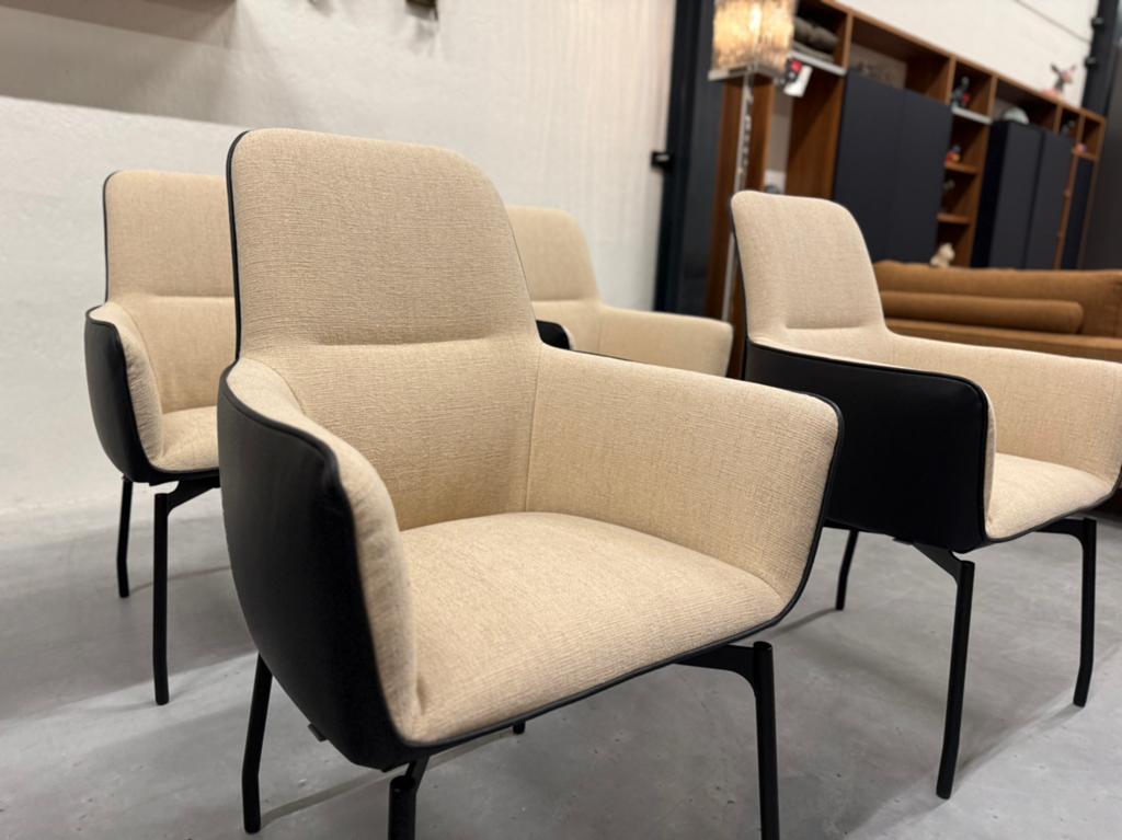 6 Nieuw Leolux Gyon Hoog eetkamerstoelen zwart leer stof, Huis en Inrichting, Stoelen, Leolux, Zwart, Nieuw, Ophalen of Verzenden