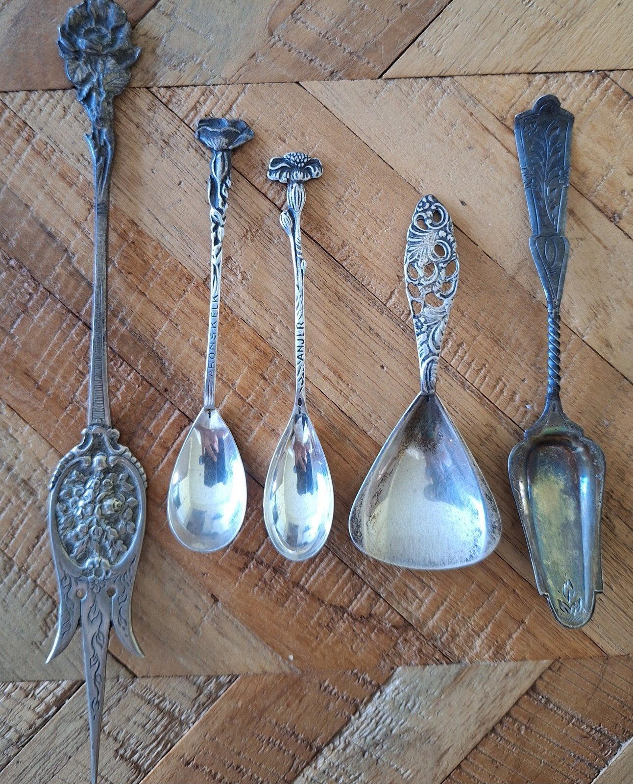 5 x zilver lepeltjes  + broodvork