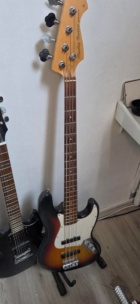 Harley Benton 4-snarige basgitaar + versterker + kabel, Muziek en Instrumenten, Ophalen, Gebruikt, Elektrisch