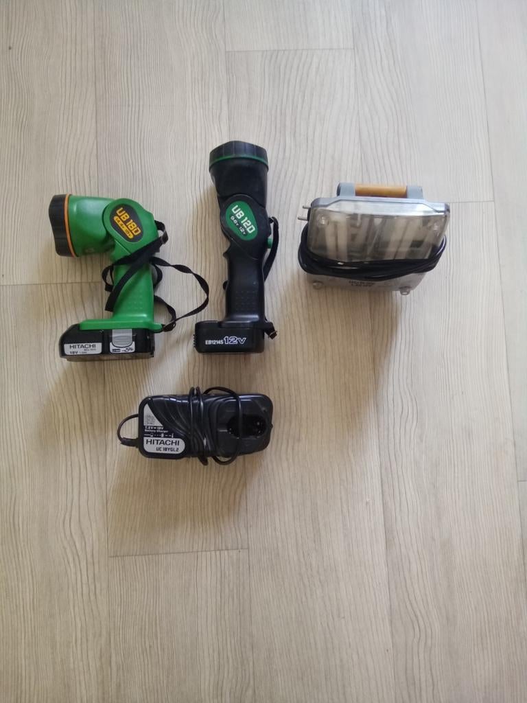 Hitachi 18V en 9.6V en stroom lamp, Doe-het-zelf en Verbouw, Gereedschap | Machine-onderdelen en Toebehoren, Ophalen