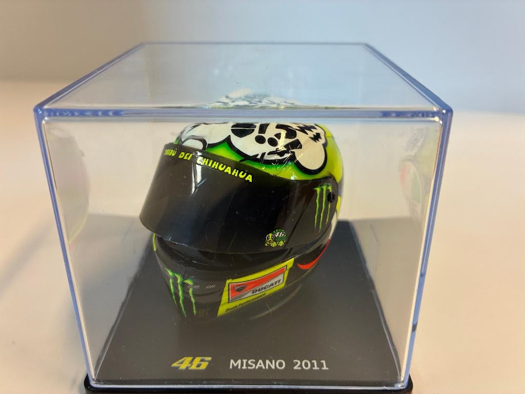 79767: Helm - MotoGP - Valentino Rossi - Misano 2011 - 1:5, Hobby en Vrije tijd, Modelauto's | 1:5 tot 1:12, Overige typen, Zo goed als nieuw