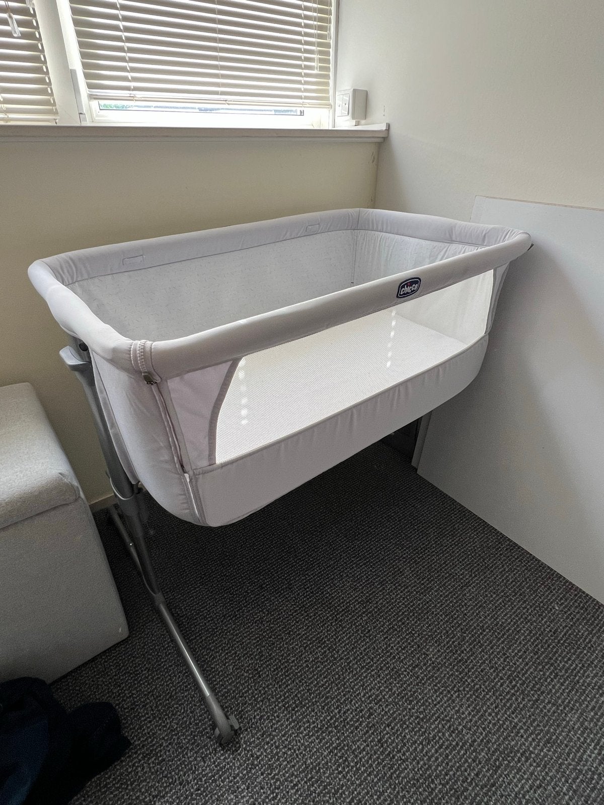 Chicco Next2Me Co-Sleeper Wieg - Grijs, Kinderen en Baby's, Ophalen, Zo goed als nieuw, Wieg