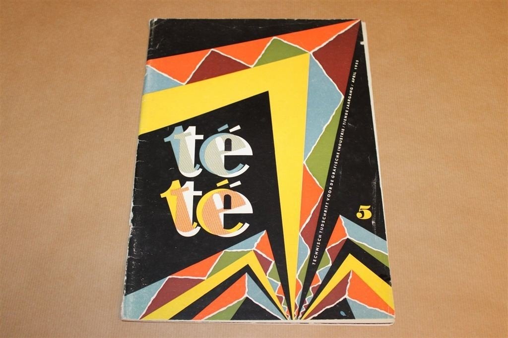 Té Té 1955 Nr. 5 — Typografie en Platenhoezen, Boeken, Ophalen of Verzenden, Gelezen, Muziek, Film of Tv