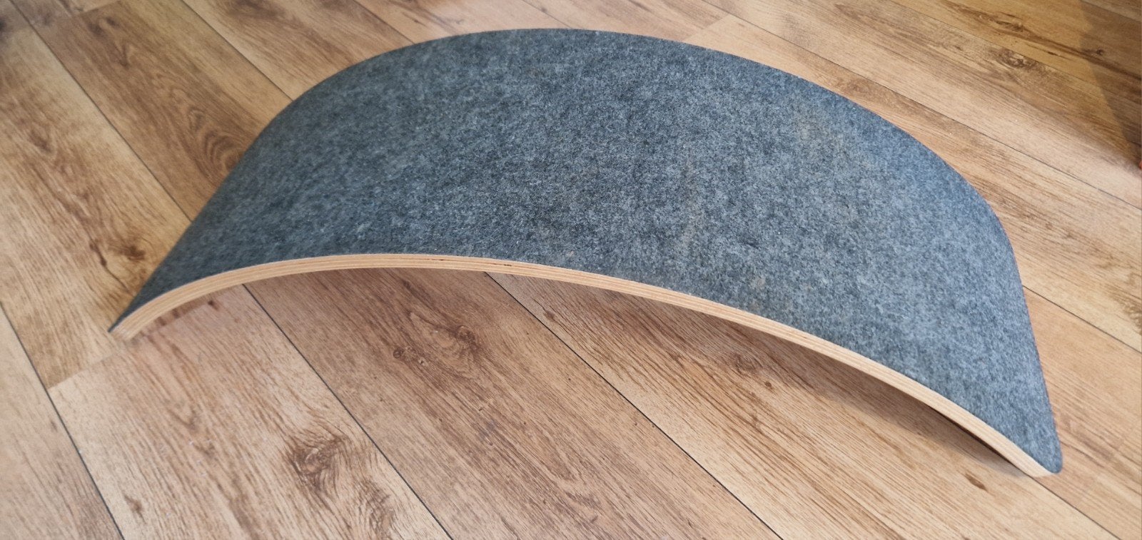 Mooi groot wobbel balanceboard met vilt antraciet, Ophalen, Gebruikt