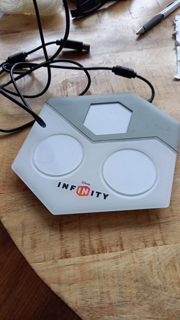 Disney Infinity Base Platform, Spelcomputers en Games, Games | Overige, 2 spelers, Ophalen of Verzenden, Avontuur en Actie, Vanaf 7 jaar