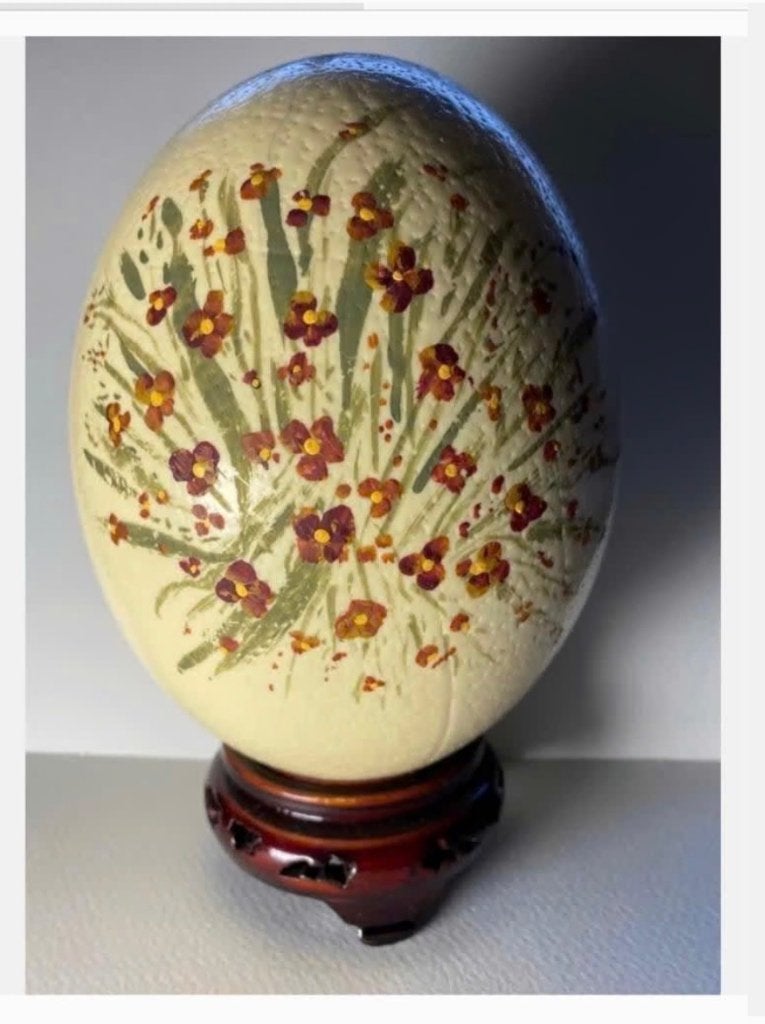 Struisvogelei beschildert, 18 cm, met voetje, Ophalen of Verzenden