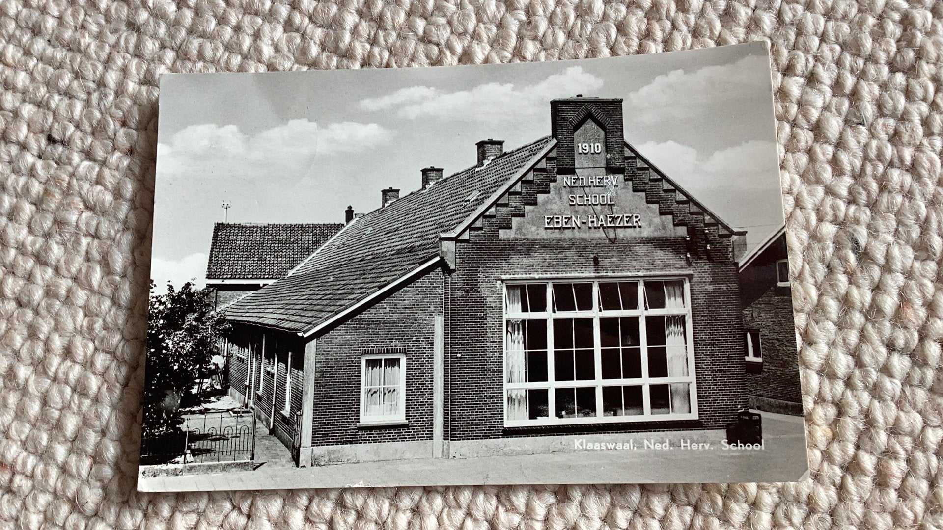 Ansichtkaart Klaaswaal Nederlands Hervormde School jaren ‘60, Ophalen of Verzenden, 1960 tot 1980, Gelopen, Zuid-Holland