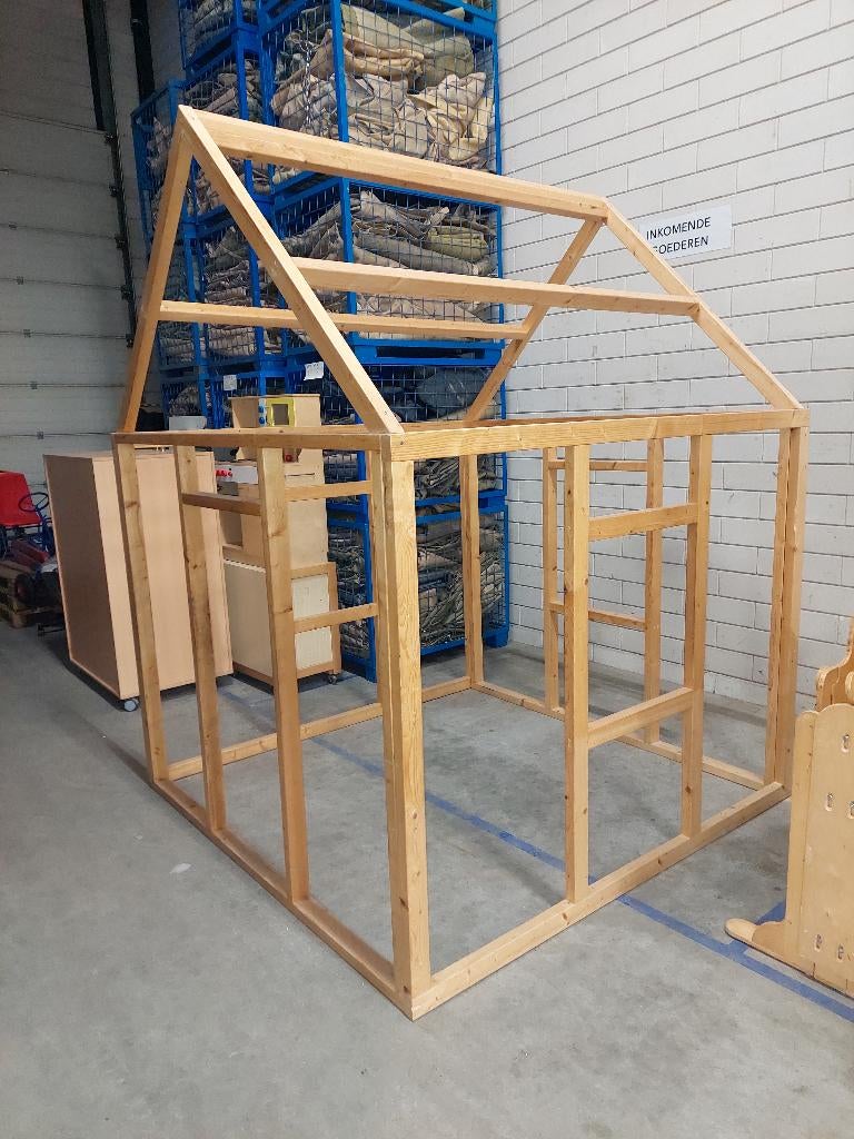 Huisframe / balkenframe huis / speelhuis De Beleving KDV, Kinderen en Baby's, Speelgoed | Buiten | Speelhuisjes, Zo goed als nieuw