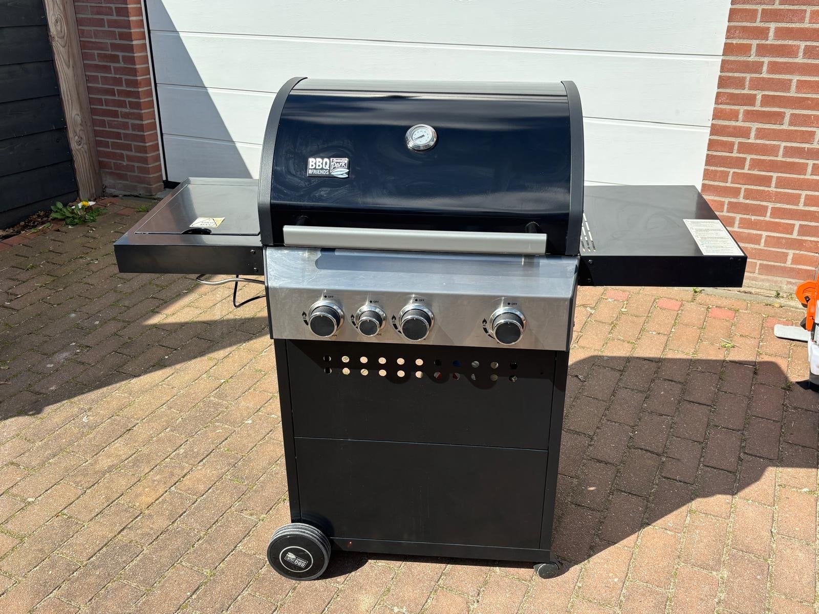 Gas BBQ Central Park met 4 branders (INCL GASFLES/HOES), Ophalen, Gebruikt