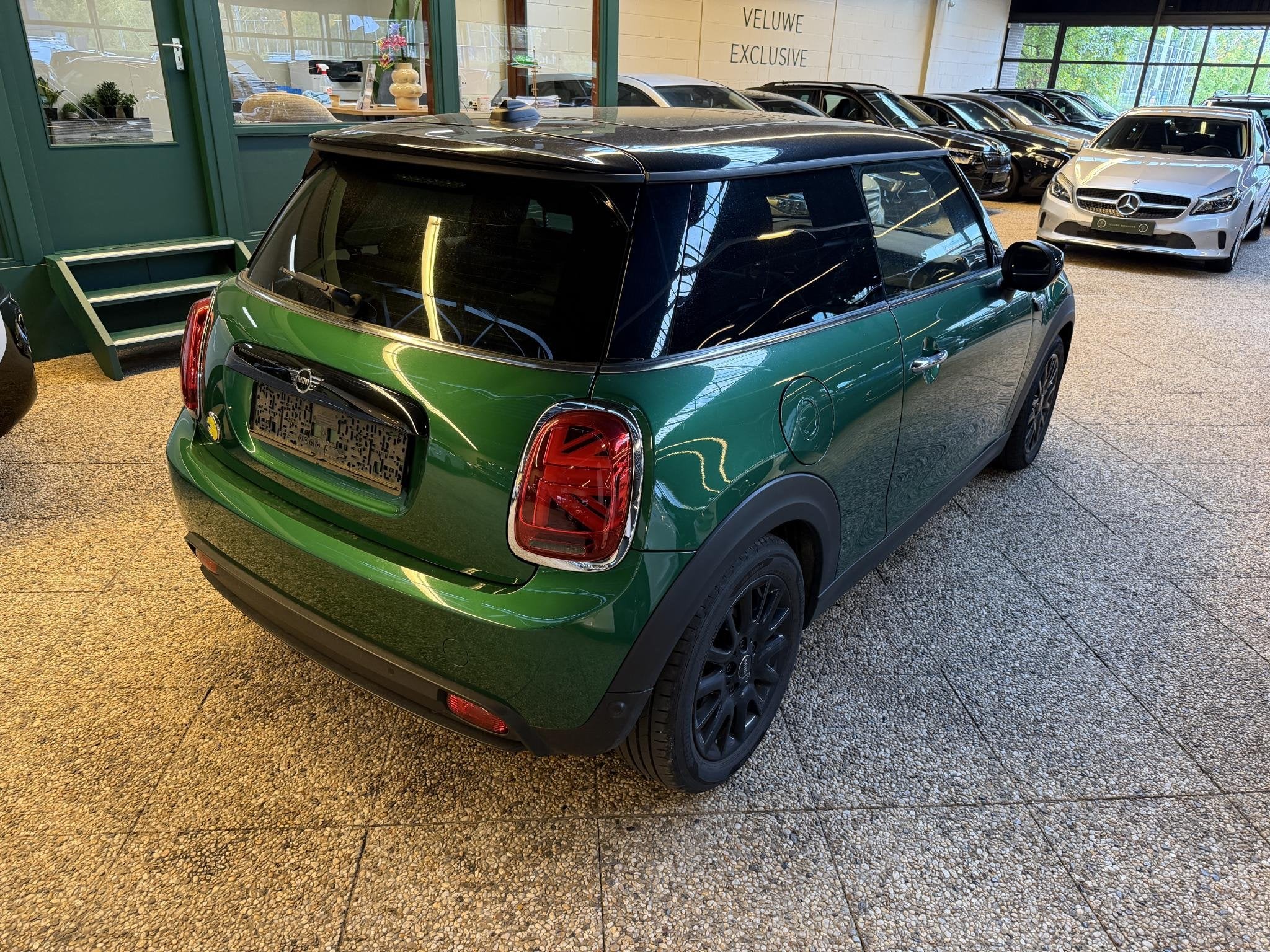MINI Electric Classic 33 kWh | Pano | HUD | Harman & Kardon, Auto's, Gebruikt, 1340 kg, 33 kWh, 4 stoelen