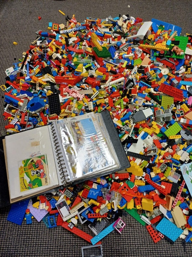 Doos voorzien van Lego - 11 kilo & bouwinstructies, Kinderen en Baby's, Speelgoed | Duplo en Lego, Ophalen of Verzenden, Gebruikt