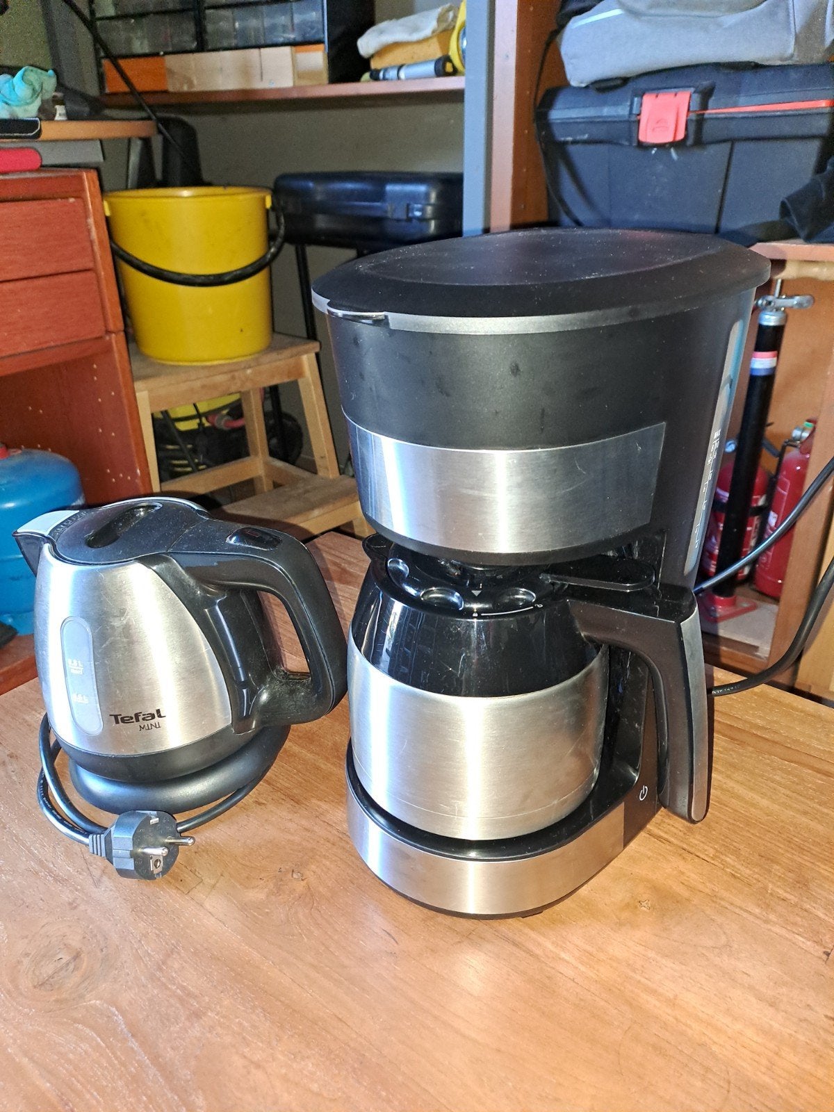 Koffiezetapparaat (filtermaat 4) en Tefal waterkoker, Ophalen