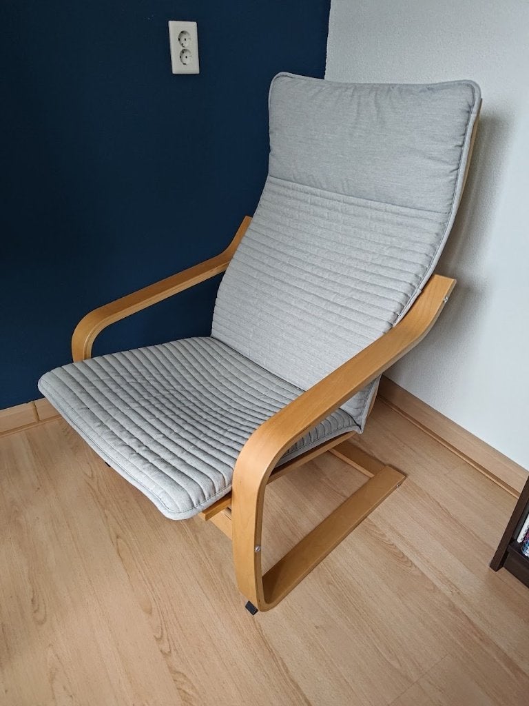 Stoel/fauteuil Ikea POÄNG kleur beige, 75 tot 100 cm, Zo goed als nieuw, Afgeronde lijnen in gebogen hout, 50 tot 75 cm