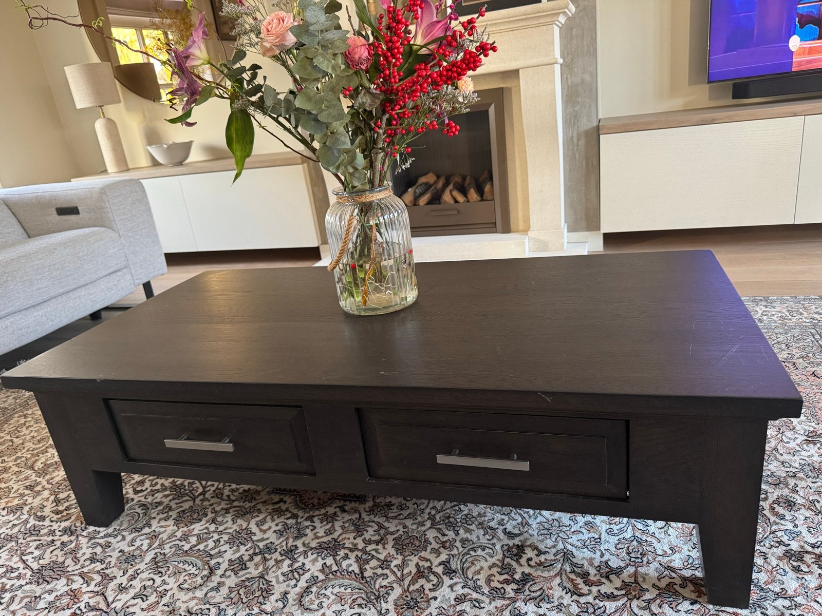 Donkerbruine salontafel met lades, Huis en Inrichting, Tafels | Salontafels, Gebruikt, 100 tot 150 cm, Minder dan 50 cm, Rechthoekig