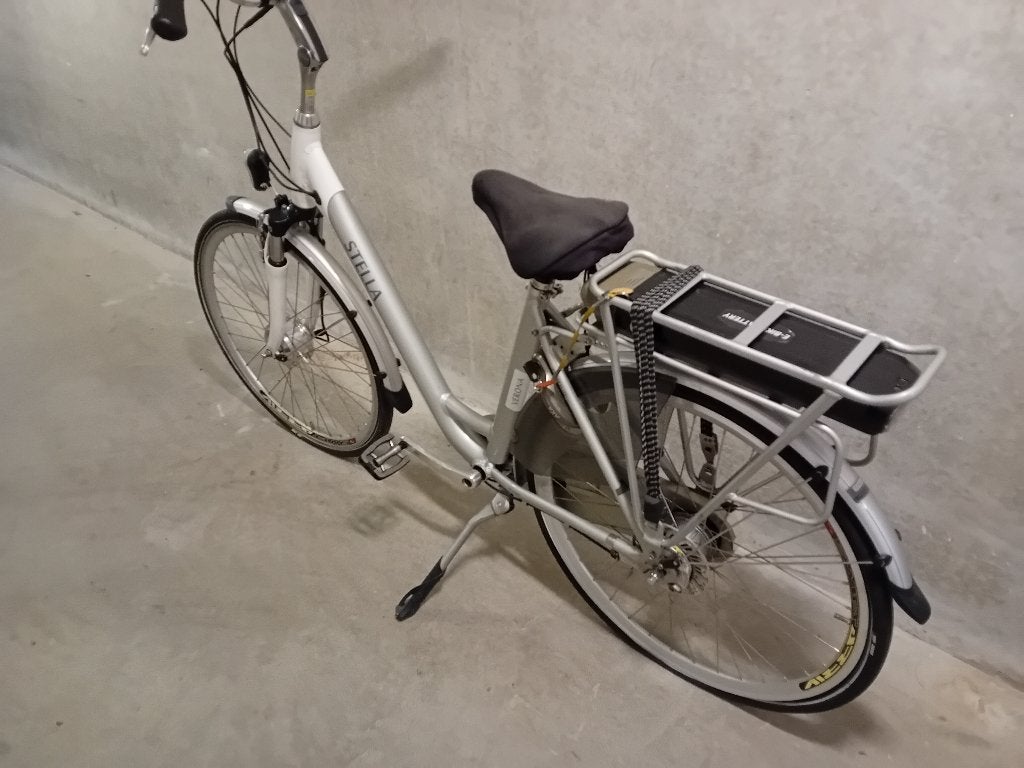 TWEE STELLA E-BIKES VERONA, Gebruikt, 51 tot 55 cm, 30 tot 50 km per accu, Ophalen