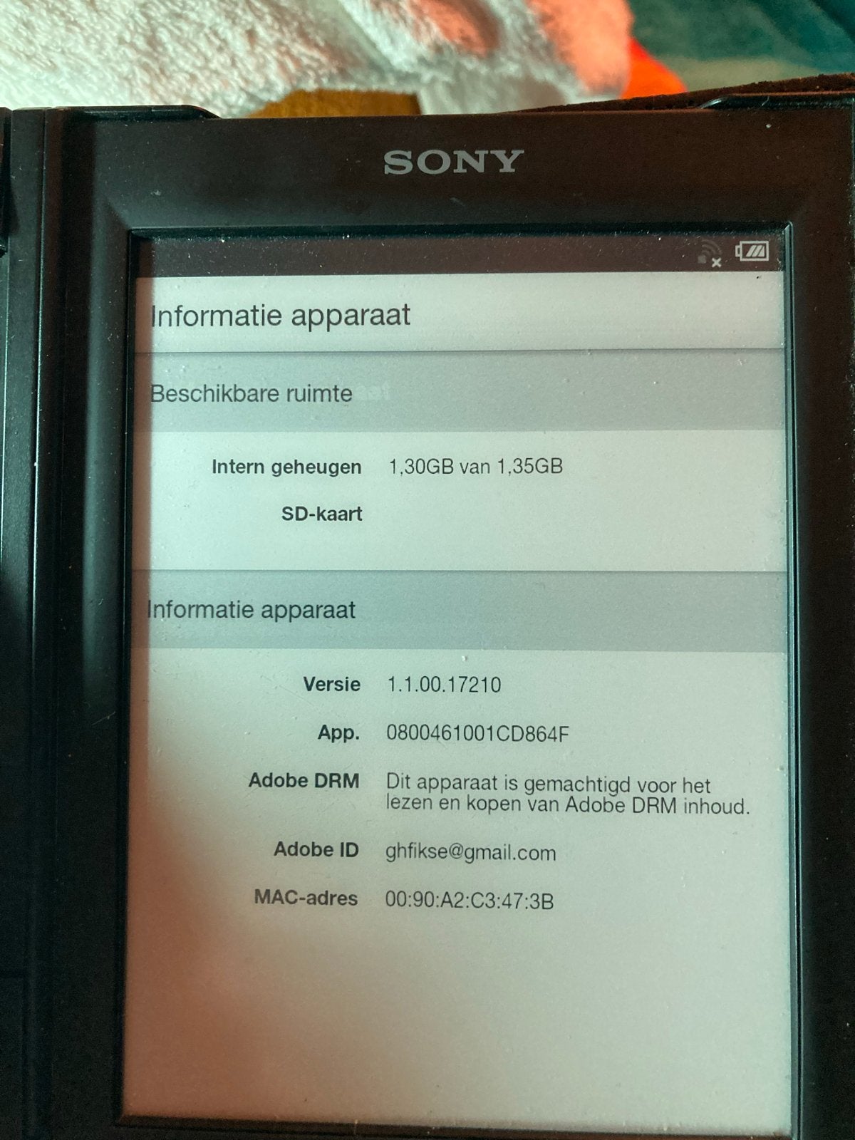 Sony Reader Wi-Fi E-reader met hoes en leeslampje, Gebruikt, Touchscreen, Ophalen of Verzenden, 4 GB of minder