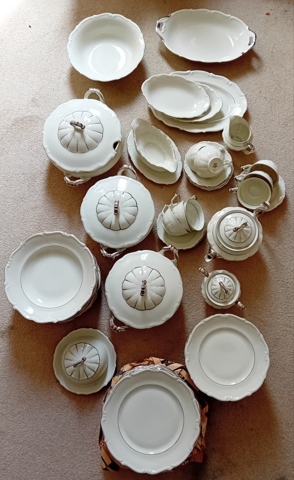12 pers. wit servies met zilveren rand-Tielsch Altwasser, Antiek en Kunst, Ophalen
