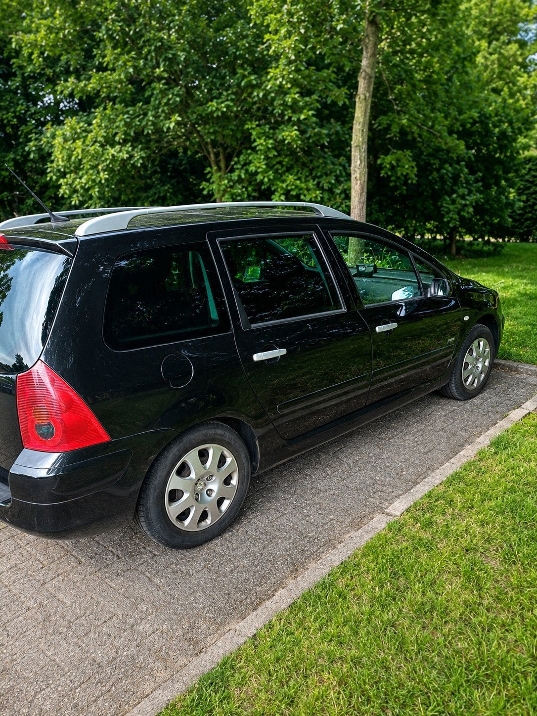 Peugeot 307 1.6 16V SW 2004 Zwart. Nieuwe distributieriem., Auto's, 4 cilinders, Zwart, Origineel Nederlands, Stationwagon