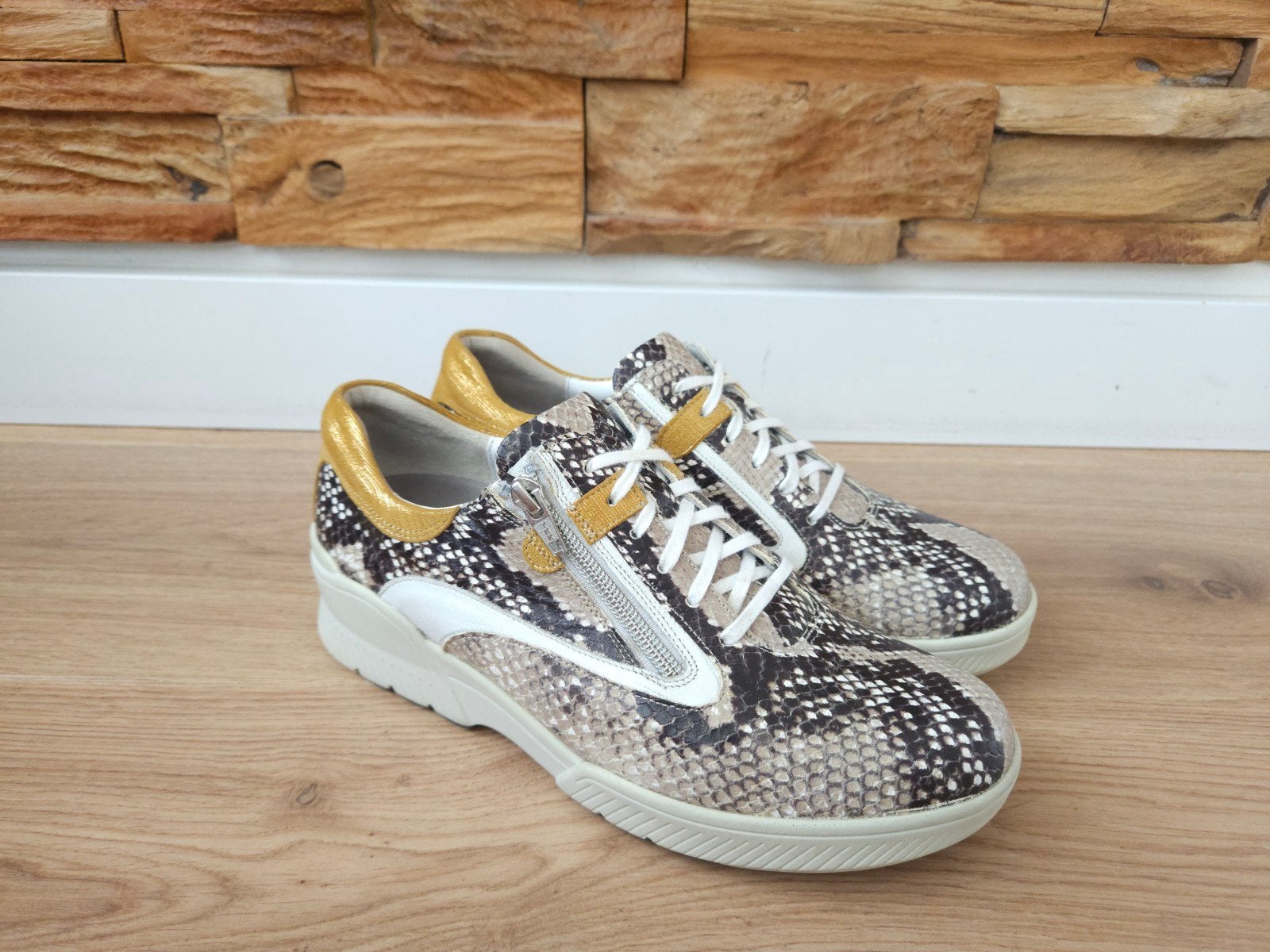 Durea Go Snake maat 6,5 / 40 H sneakers schoenen MET RITS, Beige, Ophalen of Verzenden, Durea Go, Sneakers of Gympen
