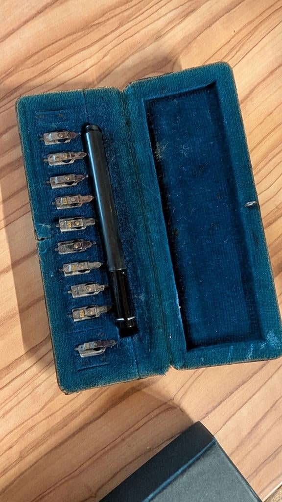 Etui met een  oude kalligrafie pen, Ophalen of Verzenden