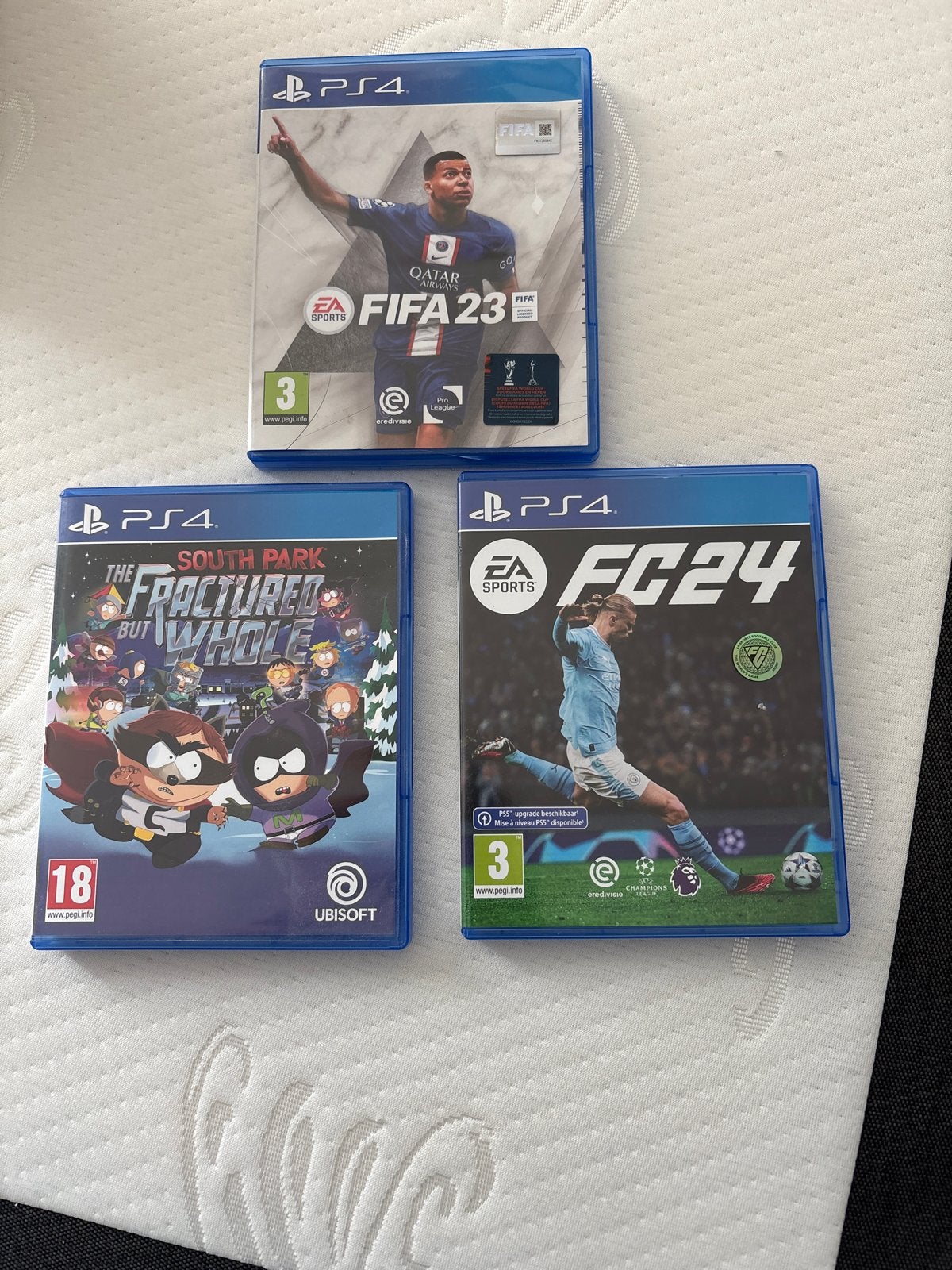 PS4 Spellen: FIFA 23, FIFA 24 en South Park: Fractured, Ophalen, 1 speler, Eén computer, Zo goed als nieuw