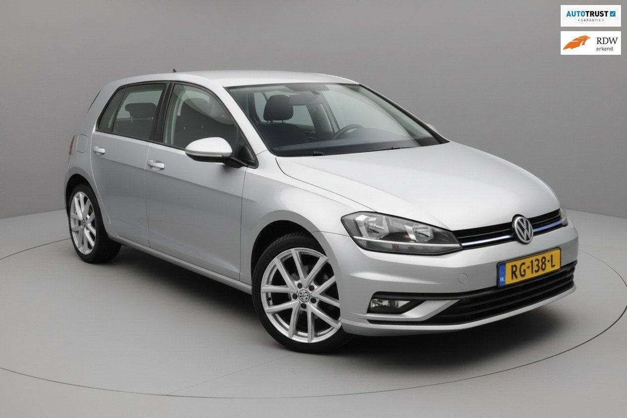 Volkswagen Golf Airco|Cruise|Carplay|Navi|NAP, Voorwielaandrijving, Start-stop-systeem, Gebruikt, Origineel Nederlands