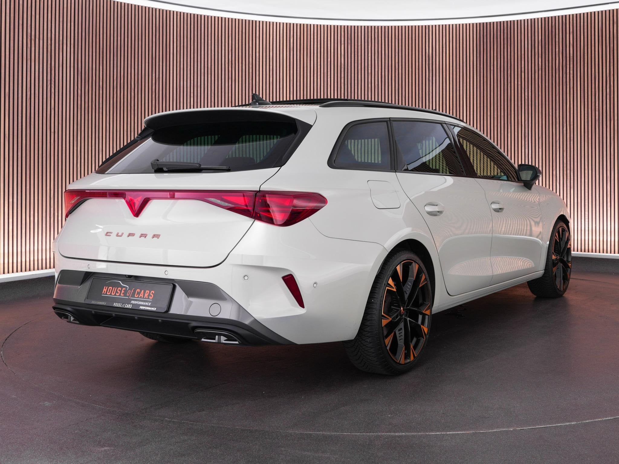 CUPRA Leon Sportstourer 1.5 TSI e-Hybrid Business |BTW auto|, Auto's, 4 cilinders, 150 pk, Alcantara, 26 kWh