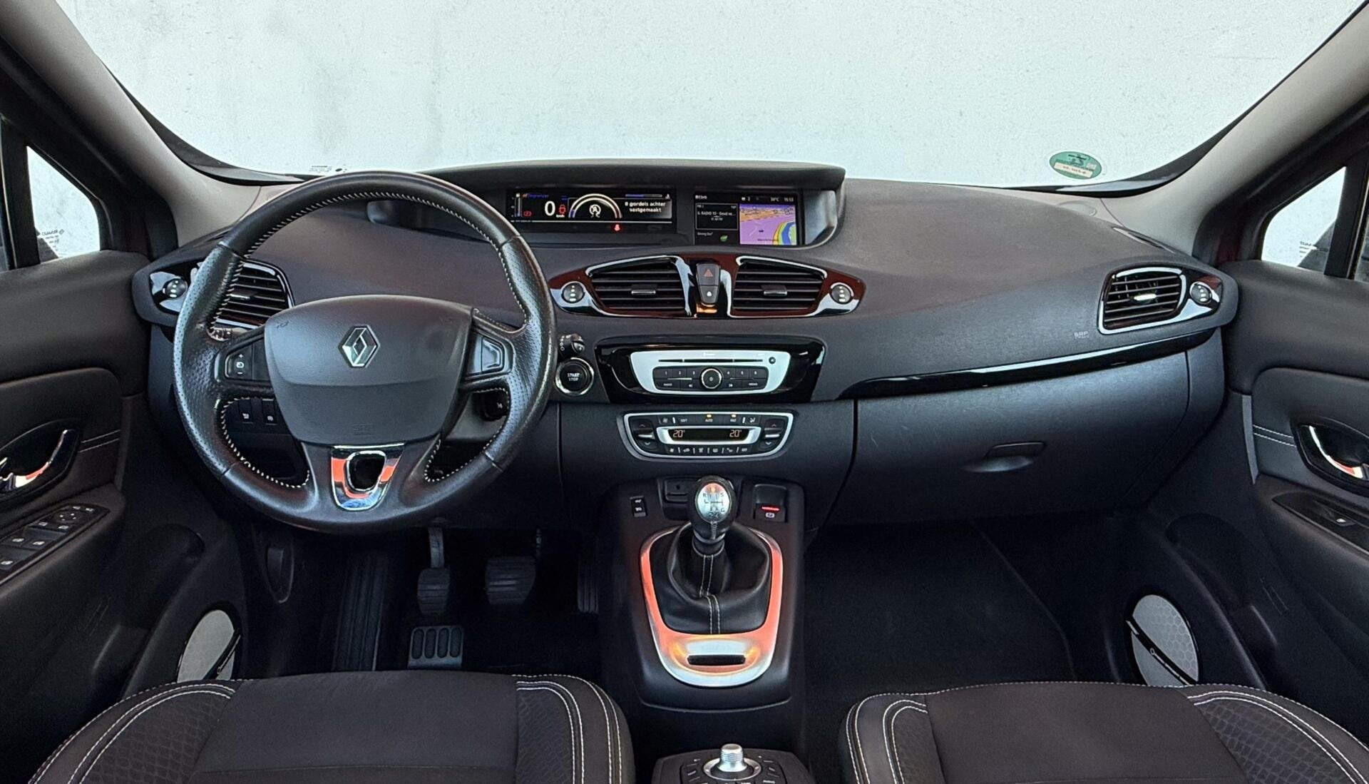 Renault Scenic 1.2 TCe Bose ✅Panodak ✅Trekhaak ✅1e eig, Auto's, Renault, Voorwielaandrijving, Euro 5, Gebruikt, 1295 kg