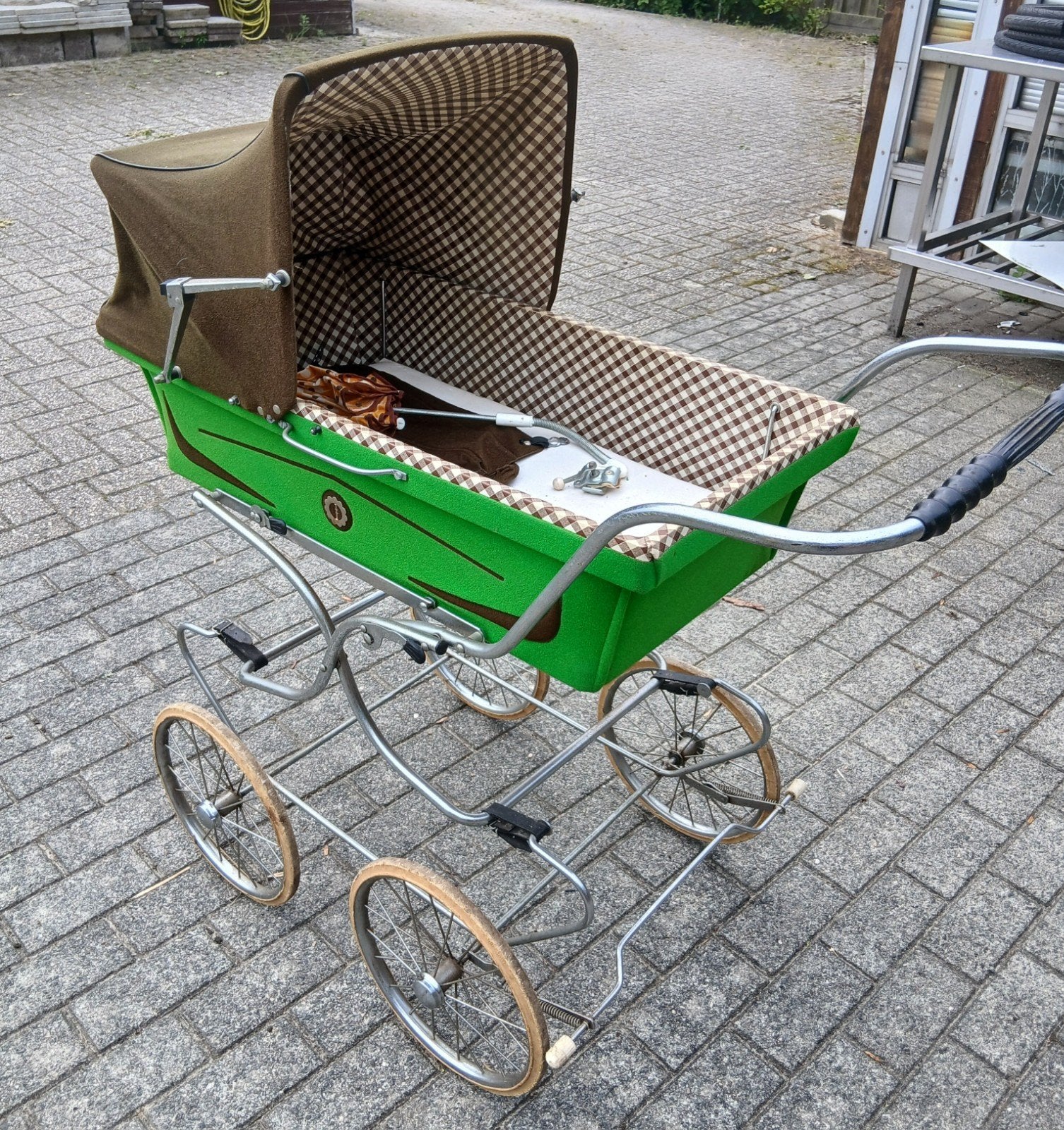 Vintage Kinderwagen Groen met Bruin Ruitpatroon, Kinderen en Baby's, Kinderwagens en Combinaties, Ophalen