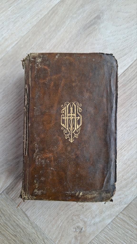 Antiek Rooms-Katholiek Mis- en Vesperboek met Uitleg, Antiek en Kunst, Antiek | Boeken en Bijbels, Ophalen of Verzenden, D.J. Dieleman