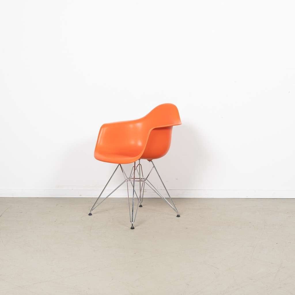 2x Vitra Eames DAR Stoel Oranje Kunststof - Chroom, Niet ingevuld, Twee, Overige kleuren, Niet ingevuld