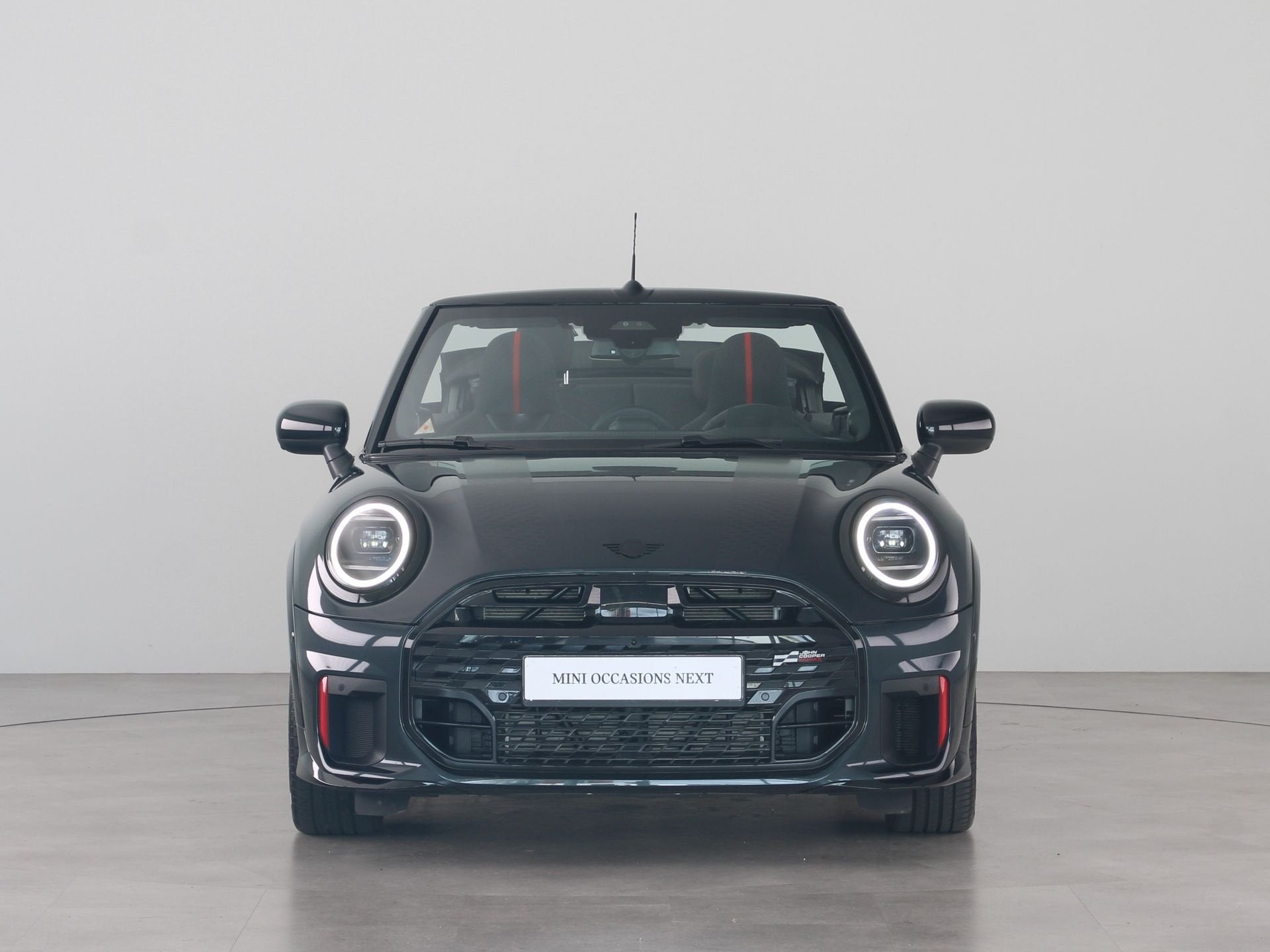 MINI Cabrio John Cooper Works Pakket XL (bj 2025, automaat), Auto's, Gebruikt, 4 cilinders, 4 stoelen, Leder