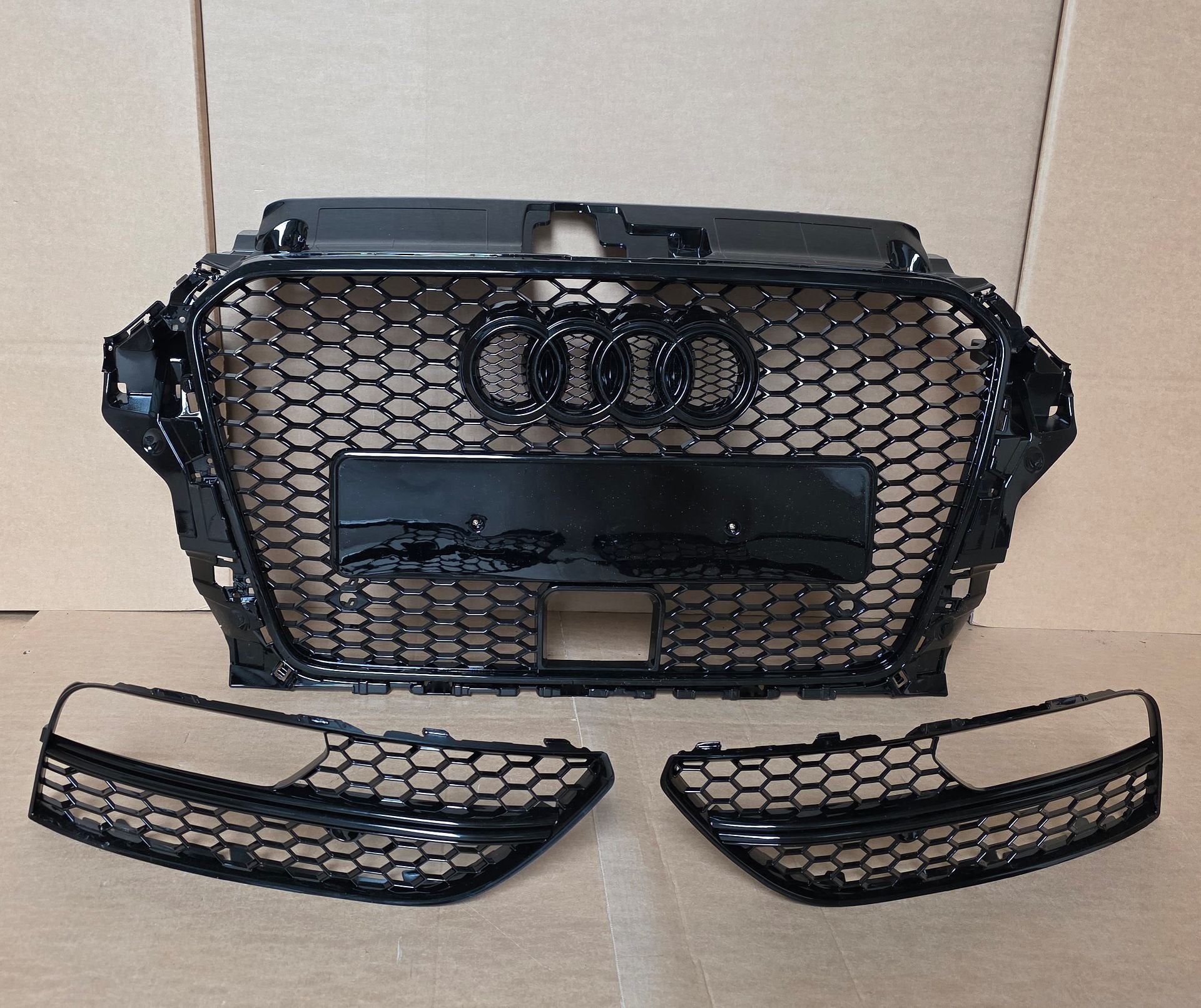 Grill Roosters Mistlamp Kapjes Audi A3 8V LINKS & RECHTS, -, Voor, Nieuw, Ophalen of Verzenden