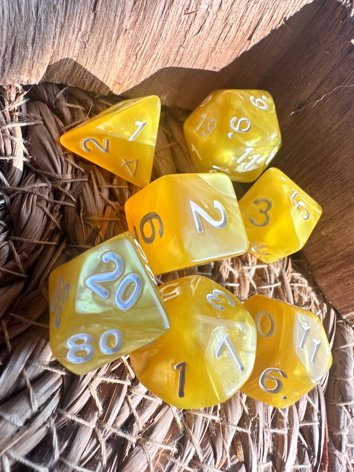 DND dice / metallic geel / dobbelstenen / Dungeons & Dragons, Ophalen of Verzenden, Nieuw, Overige soorten