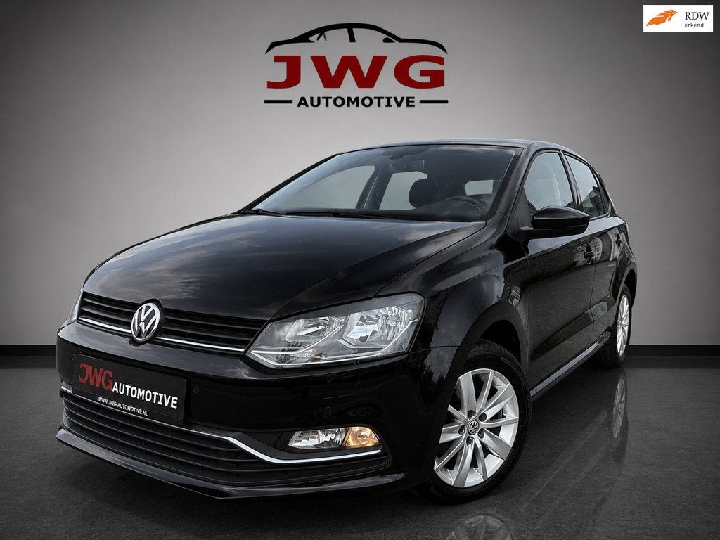Volkswagen Polo 1.0 MPI Parkeersensoren/Stoel Vw/Cruise/Airc, Auto's, Volkswagen, Voorwielaandrijving, Gebruikt, Zwart, Zwart