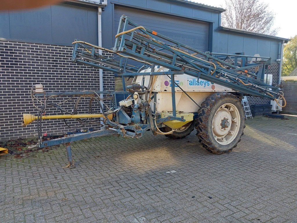 Allaeys Getrokken veldspuit 24 meter 2200 liter, Zakelijke goederen, Agrarisch | Werktuigen, Overige, Gewasbescherming en Bemesting