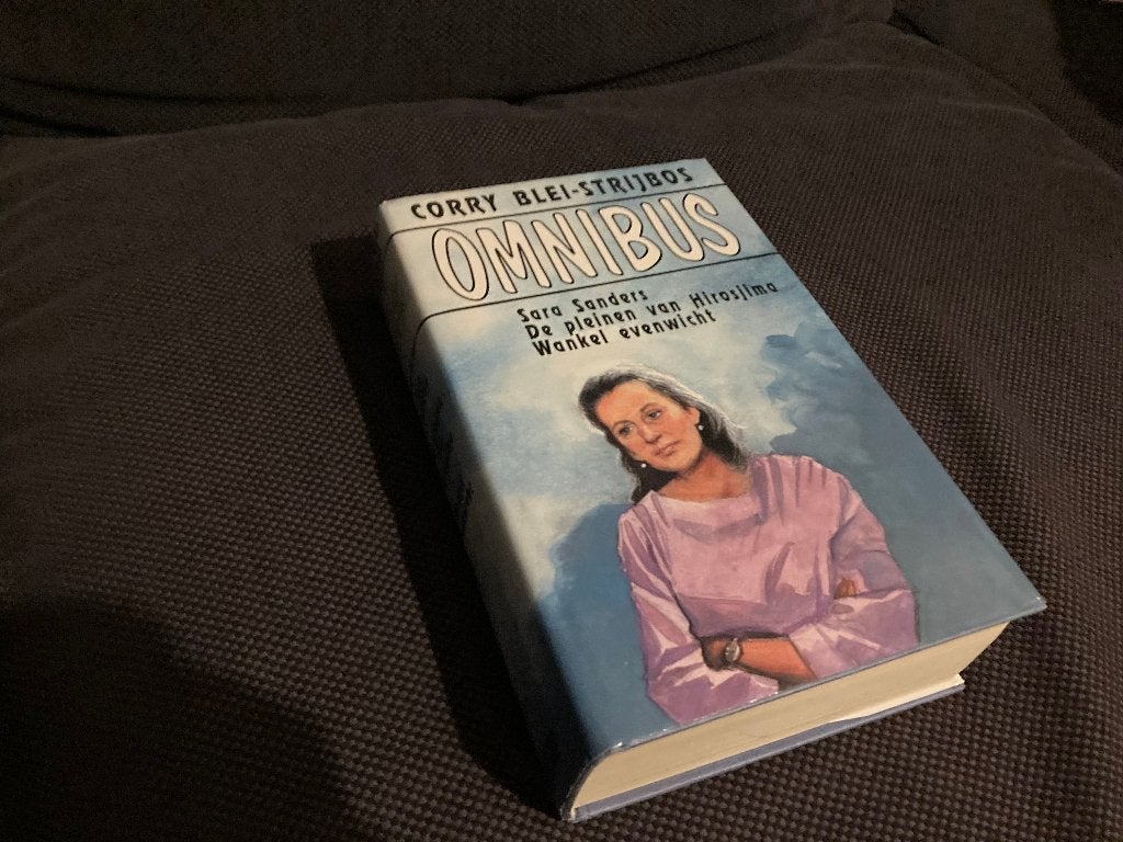 📚 Omnibus - Corry Blei - Strijbos, Ophalen of Verzenden, Zo goed als nieuw