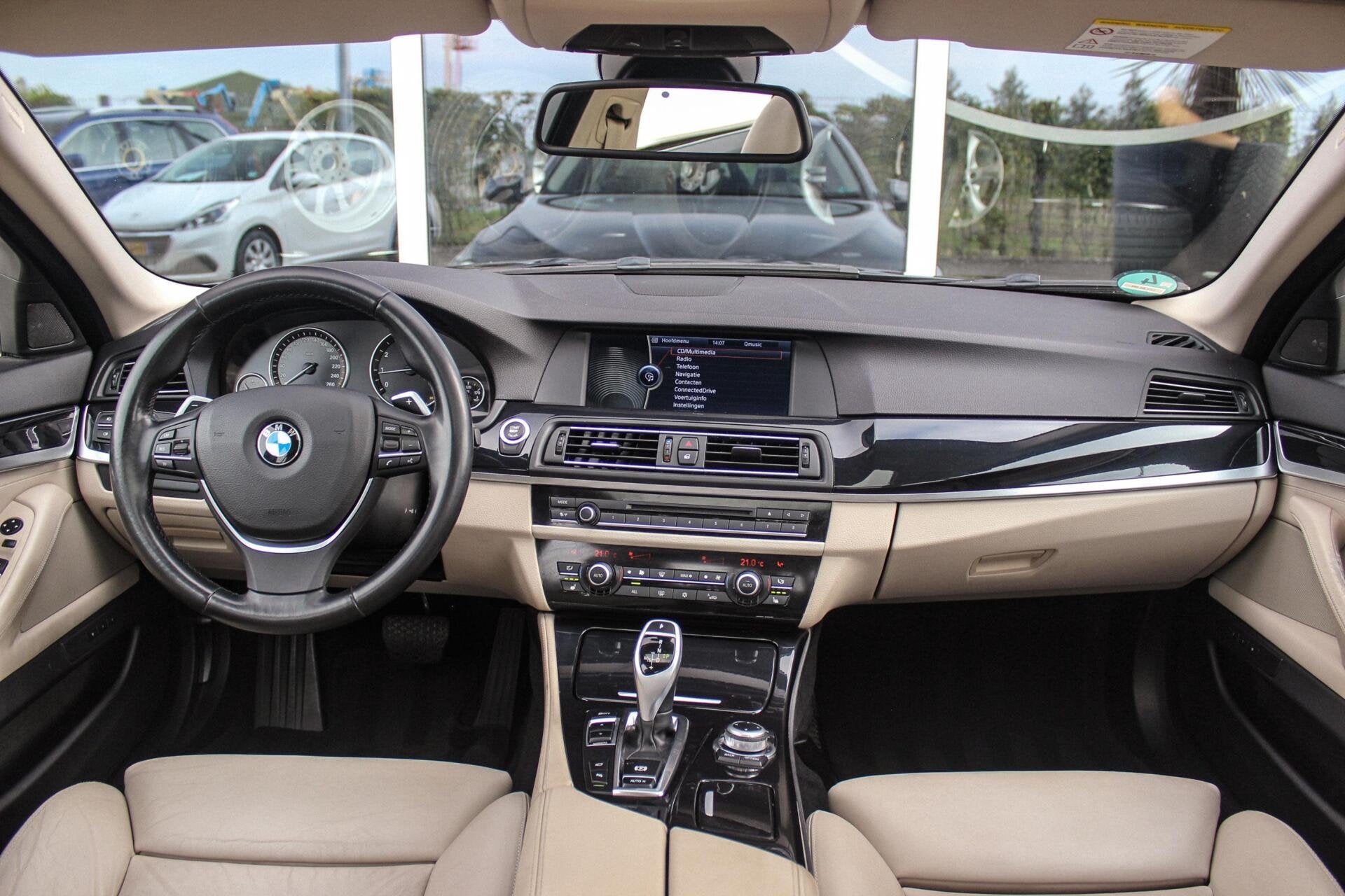 BMW 5-serie 535i High Executive | Dealer onderhouden | Innov, Dealer onderhouden, Achterwielaandrijving, Gebruikt, 1675 kg