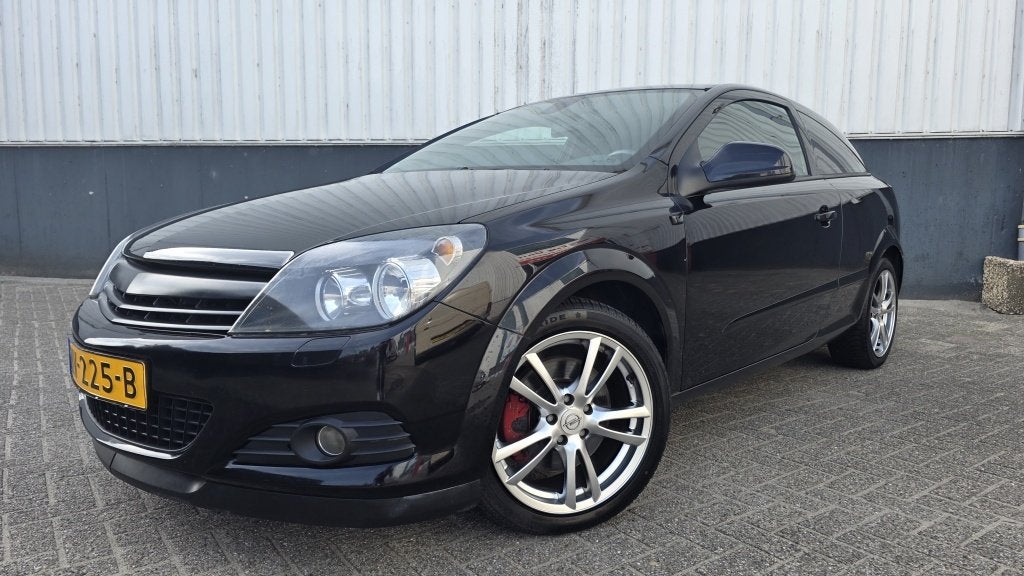 Opel Astra GTC 1.6 T Cosmo (bj 2010), Auto's, 13 km/l, Gebruikt, 4 cilinders, Zwart