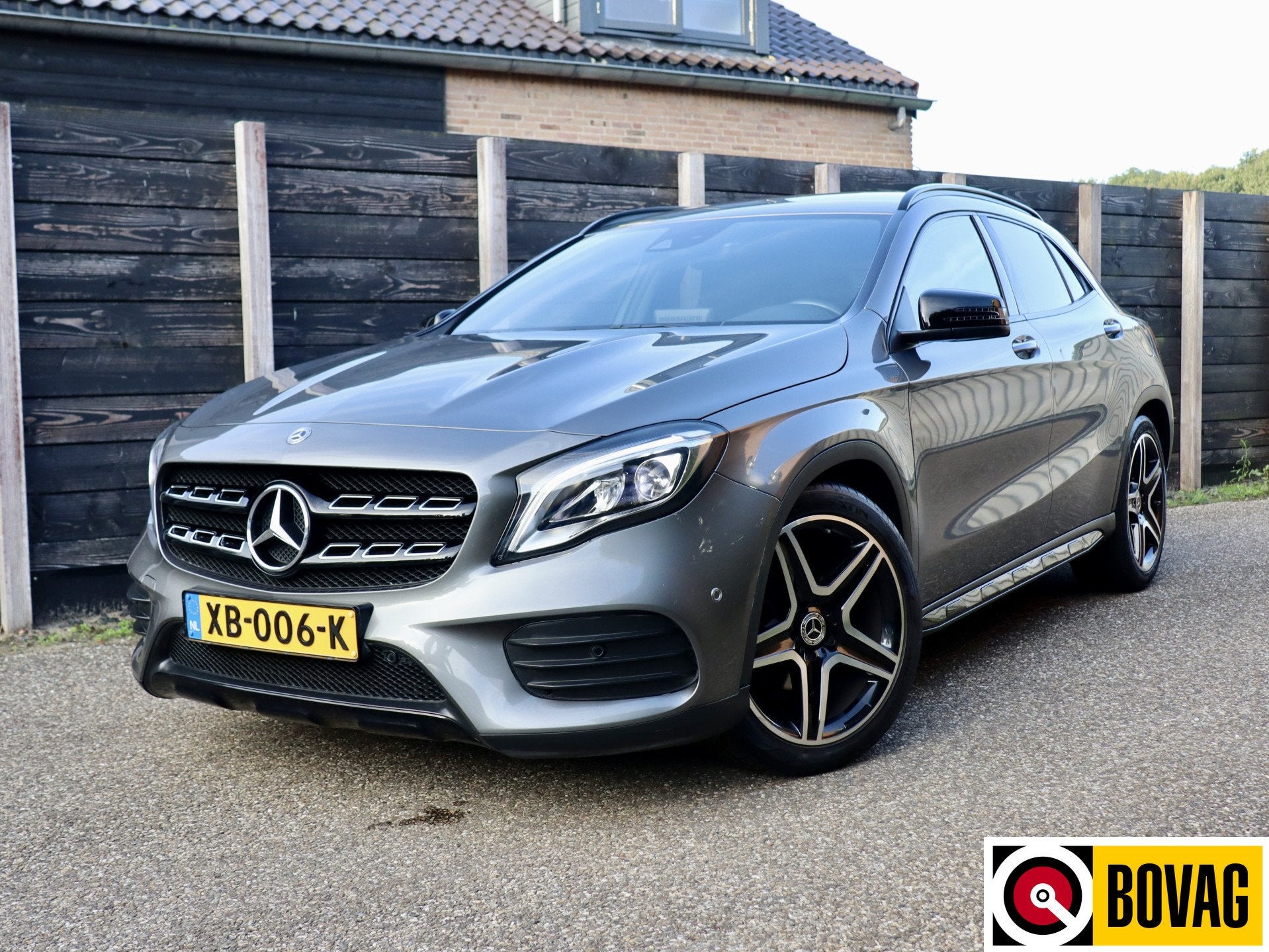 Mercedes-Benz GLA 180 Business Solution AMG NL-auto | trekha, Gebruikt, 4 cilinders, 715 kg, 122 pk