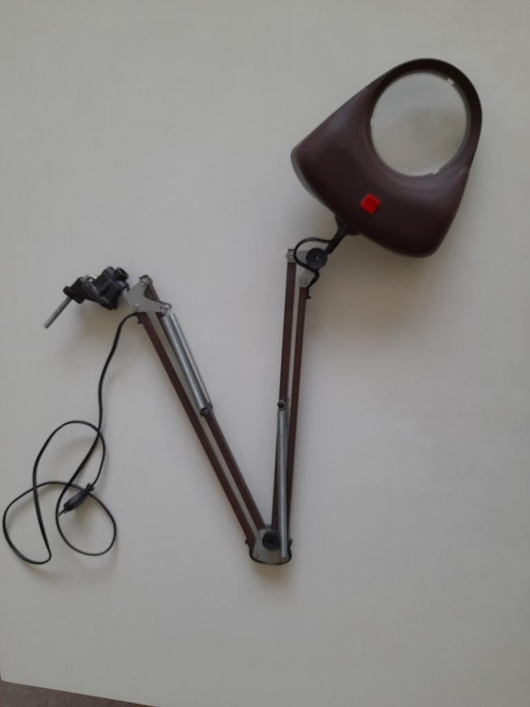 Bureaulamp met klem en vergrootglas loeplamp - nieuwst., Ophalen, Zo goed als nieuw, Minder dan 50 cm