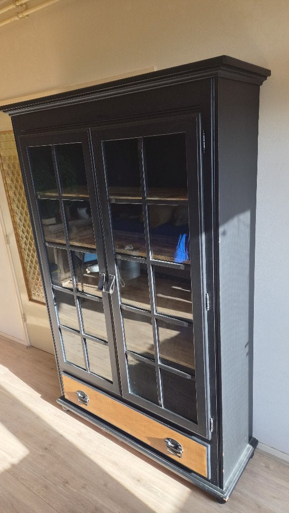 Grote zwarte vitrinekast hout, Huis en Inrichting, Ophalen, Gebruikt, 100 tot 150 cm, 150 tot 200 cm