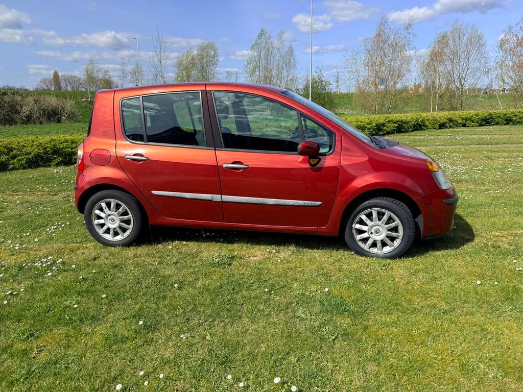 Renault Modus 1.6 16V E4 2005 Rood, Voorwielaandrijving, 1145 kg, Zwart, 4 cilinders
