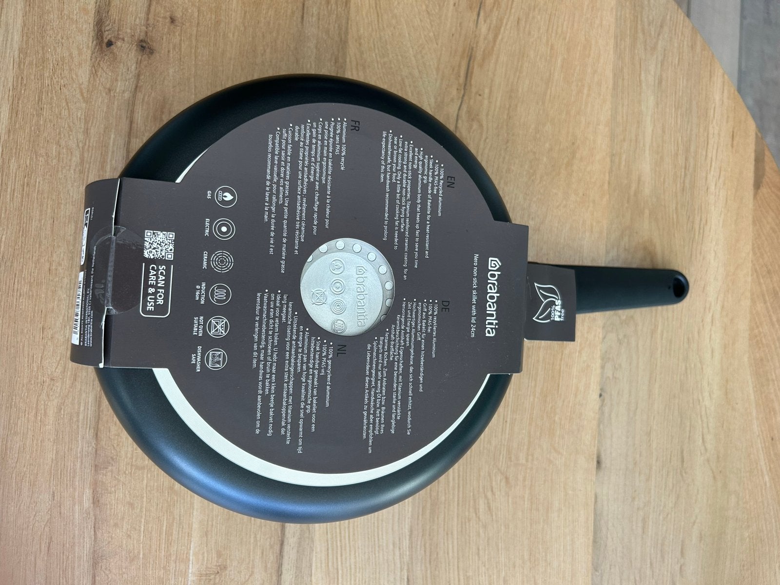 Brabantia Nero Koekenpan 24cm met deksel - PFAS-vrij, Koekenpan, Antiaanbaklaag, Ophalen of Verzenden, Nieuw